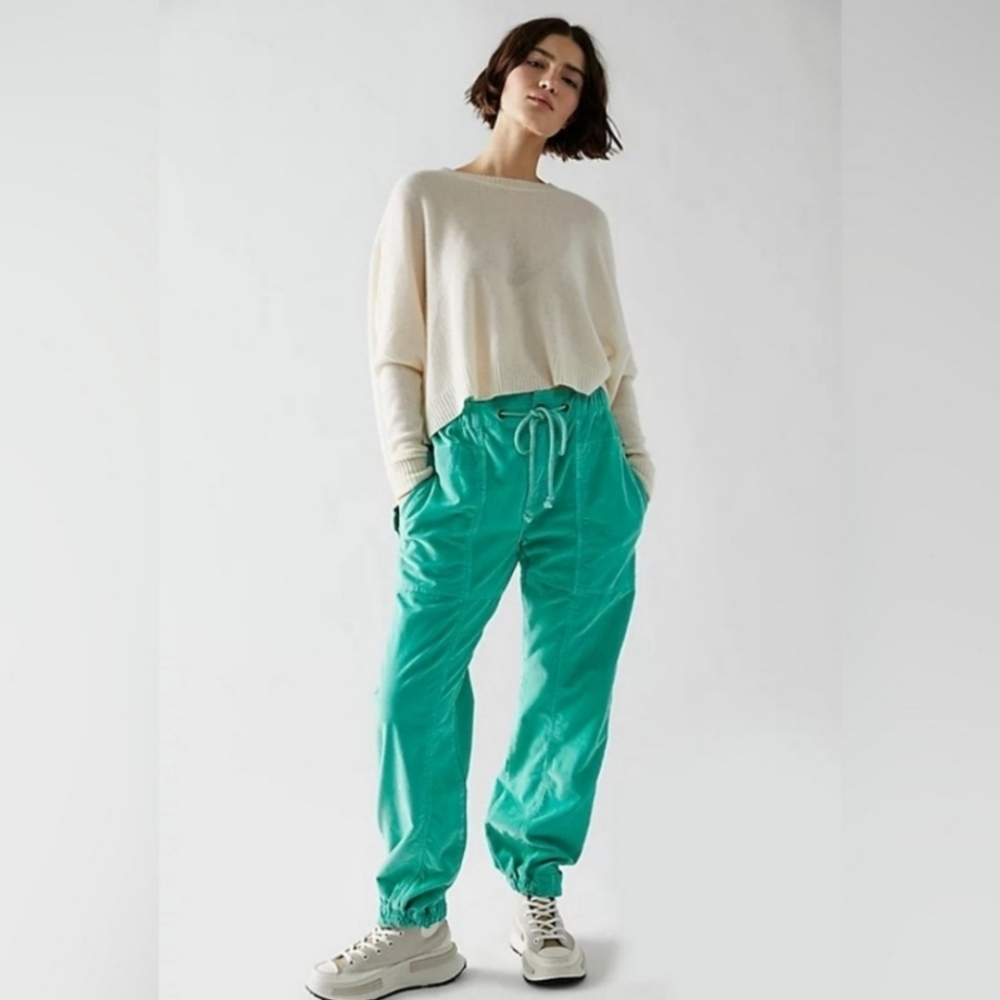 Free people Angelo pull on cord pants!
